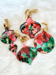 Red & Green Ornament Set